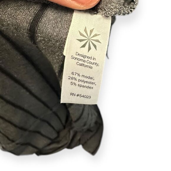 ATHLETA Women’s Gray Black Stripe Threadlight Long Sleeve Turtleneck Top Size Sm - Picture 6 of 7